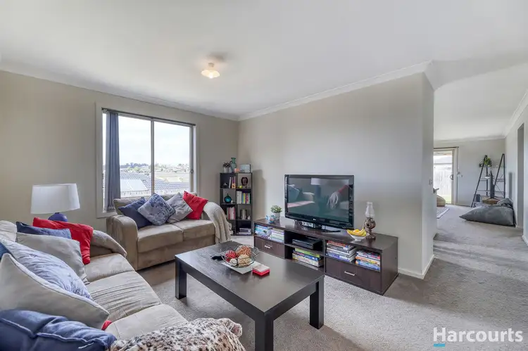 Fifth view of Homely house listing, 10 Arwon Street, Drouin VIC 3818