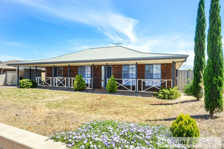 27 Pridham Bouelvard, Aldinga Beach SA 5173