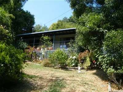 8 Ferntree Avenue, Warburton VIC 3799
