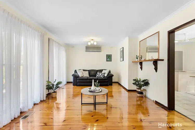 40 Witchwood Cres