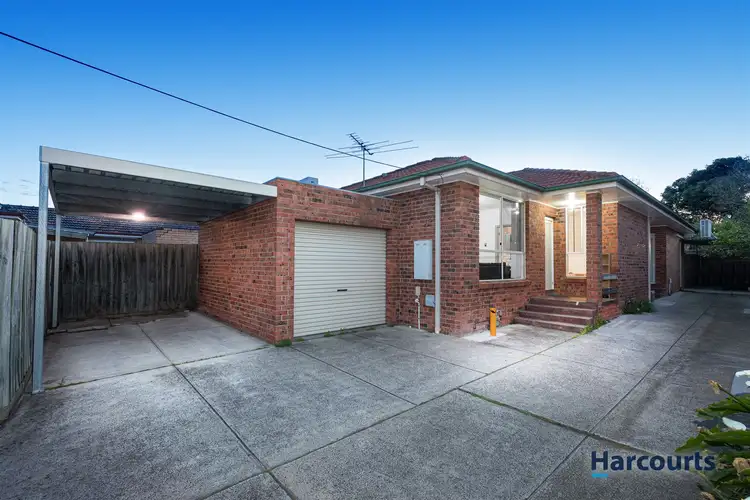 Main view of Homely unit listing, 2/15 Elata Street, Oakleigh South VIC 3167