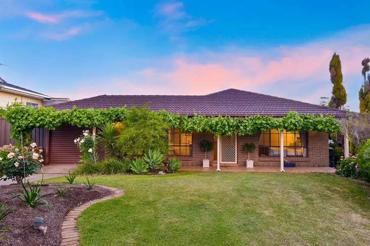 14 Mandalay Drive, Happy Valley SA 5159