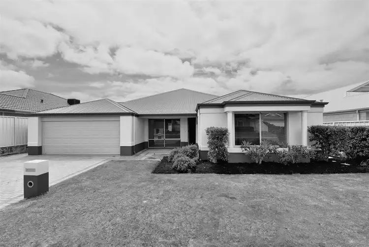 10 Chalice Rise, Lakelands WA 6180