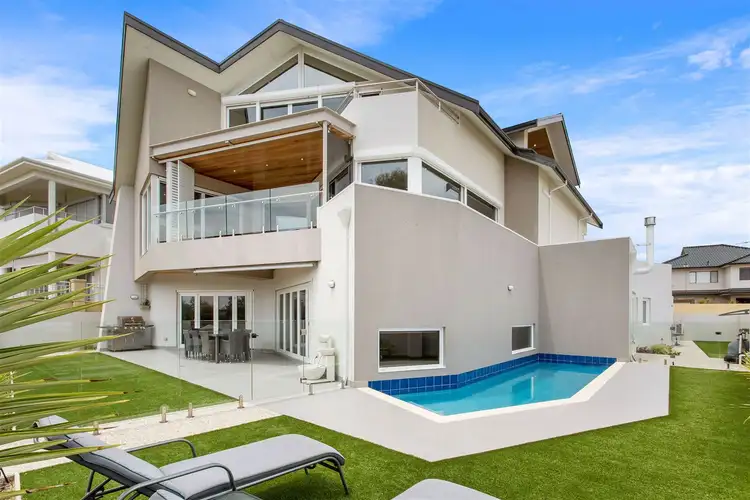 34 Arabella Loop, North Coogee WA 6163