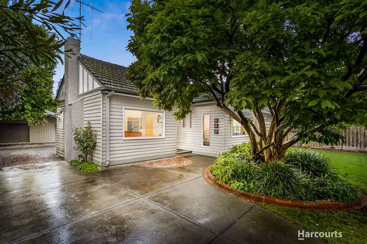 Second view of Homely house listing, 17 Carinya Road, Vermont VIC 3133