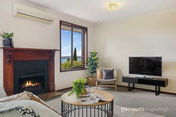 16 Baringa Road, Taroona TAS 7053