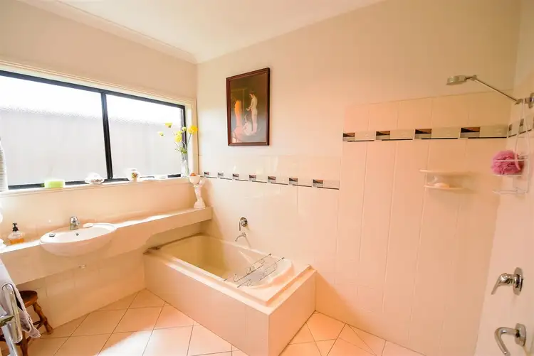 Sixth view of Homely townhouse listing, 2/3 Smith Street, Horsham VIC 3400