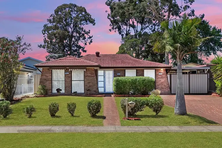 19 Bluett Crescent, Doonside NSW 2767