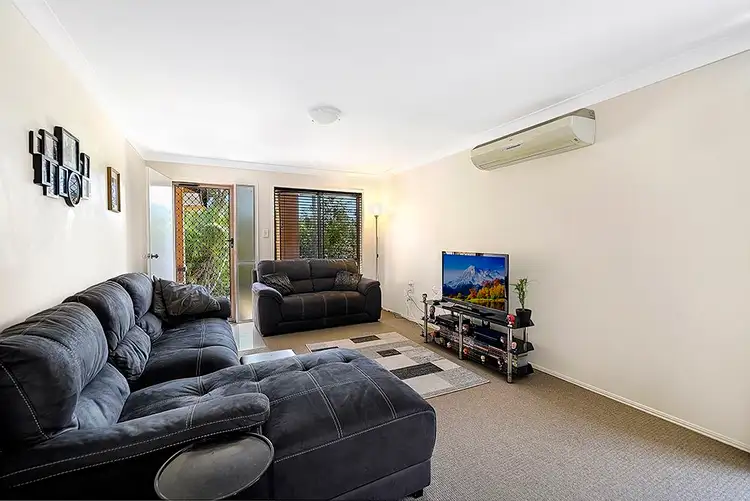 Third view of Homely semi-detached listing, 1/12 Marybeth Crescent, Molendinar QLD 4214