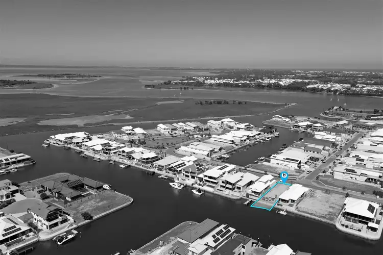 11 Midas Retreat, Dudley Park WA 6210