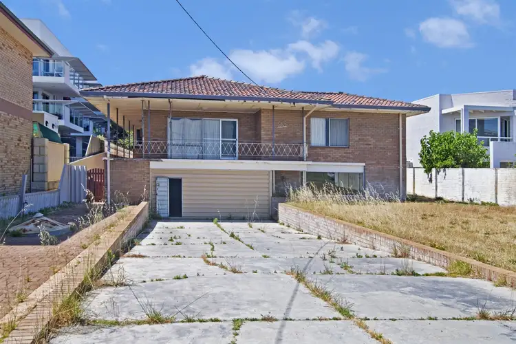 93 Rockingham Beach Road, Rockingham WA 6168