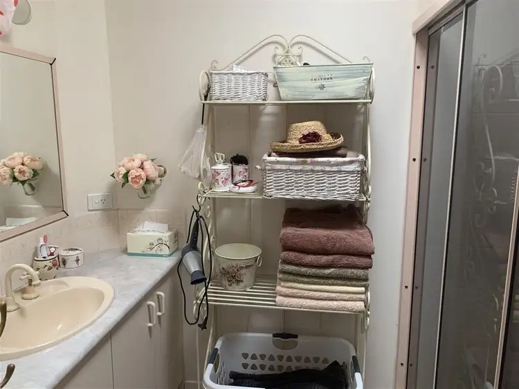 Fifth view of Homely house listing, 5 Fitzroy Court, Alexandra VIC 3714