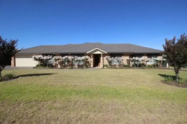 3 Mary Angove Crs, Cootamundra NSW 2590