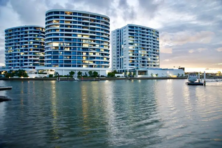5 Harbour Side Court