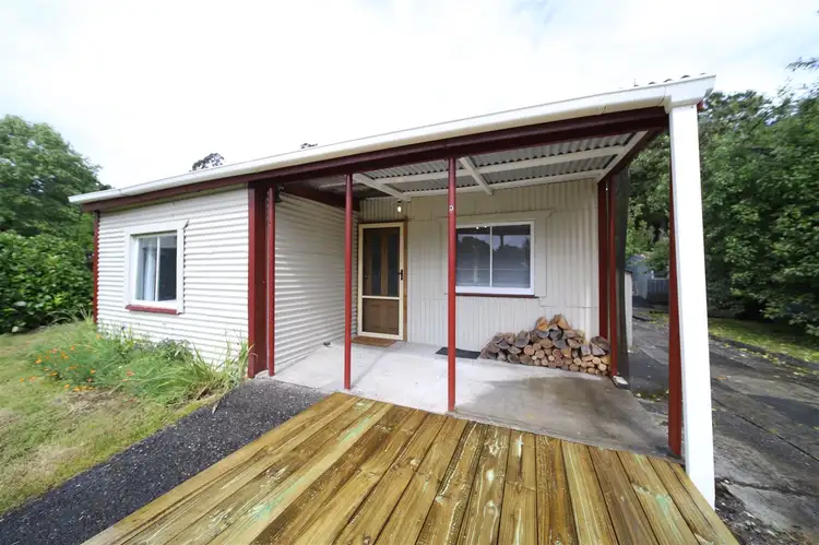 9 Madden Street, Tullah TAS 7321