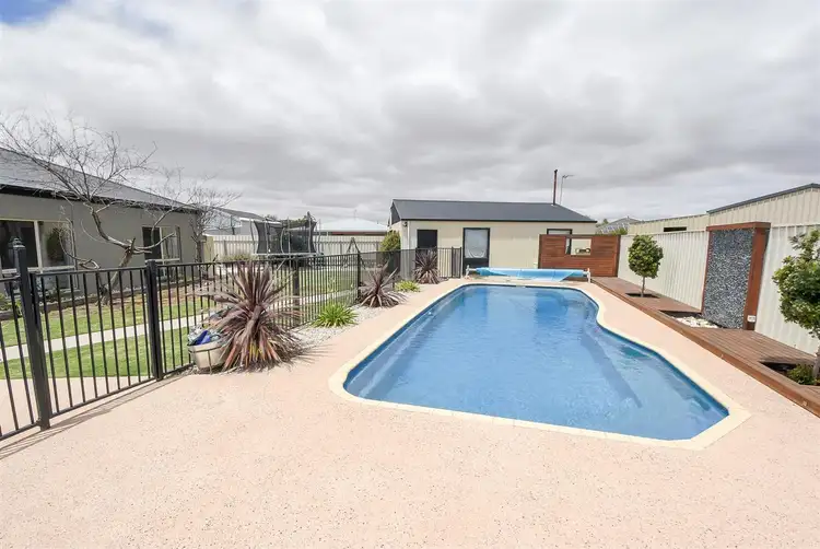 Fifth view of Homely house listing, 1 Burnett Street, Horsham VIC 3400