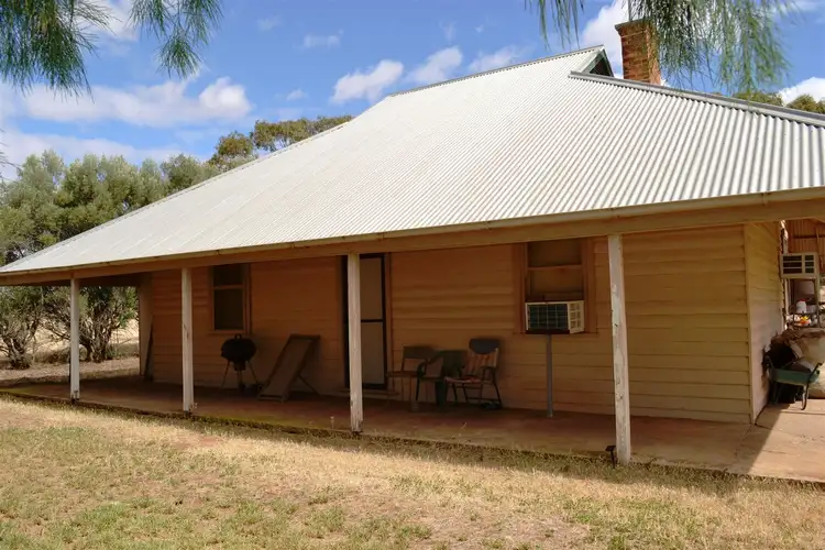 11242 Horrocks Highway, Brinkworth SA 5464