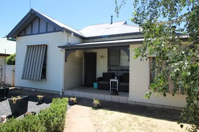 5 Bapaume Street, Cootamundra NSW 2590