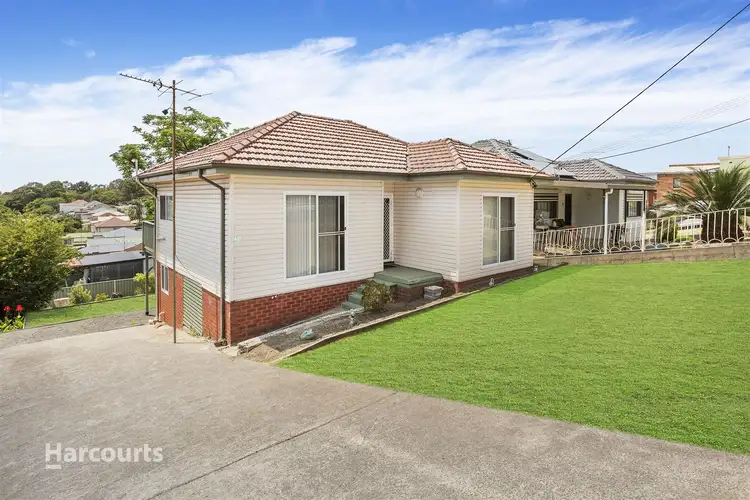 35 Lake Avenue, Cringila NSW 2502