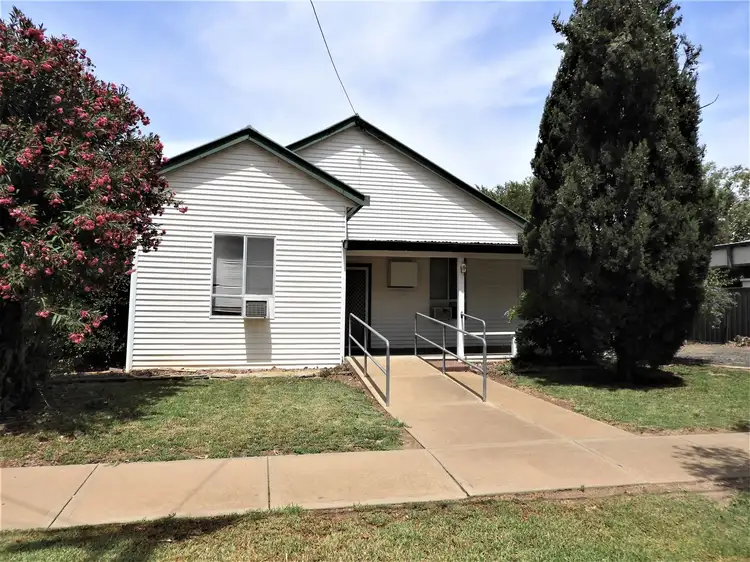 23 Lawson St, Warren NSW 2824