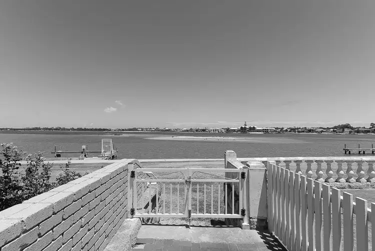 9/11 Leslie Street, Dudley Park WA 6210