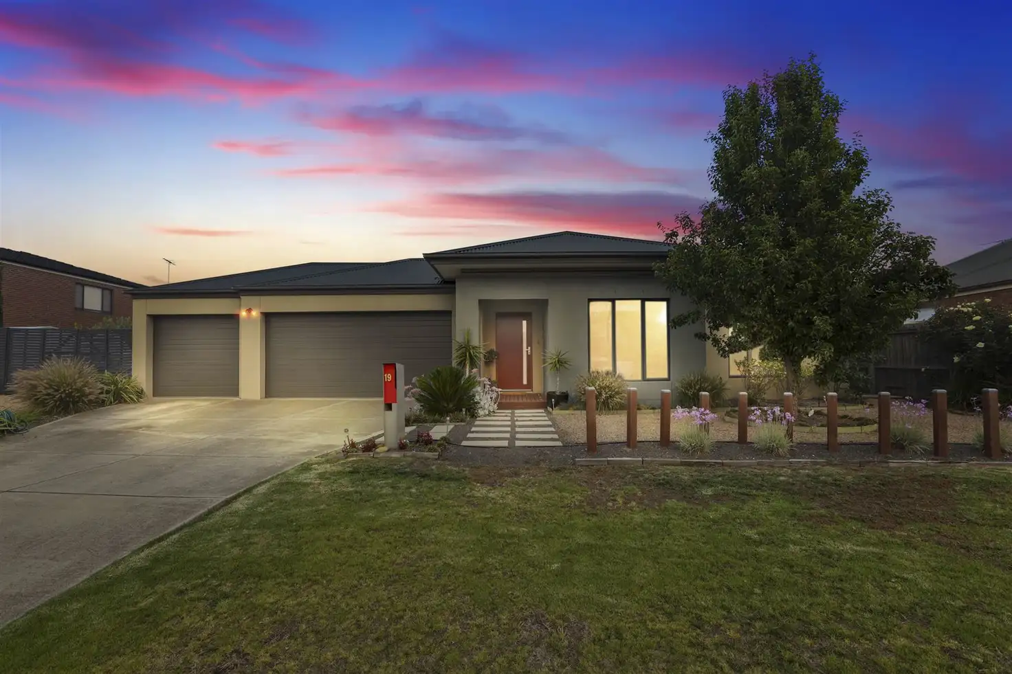 Main view of Homely house listing, 19 Mackie Close, Hamlyn Heights VIC 3215