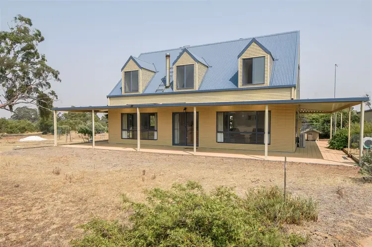 1631 Winfields Road, Laharum VIC 3401