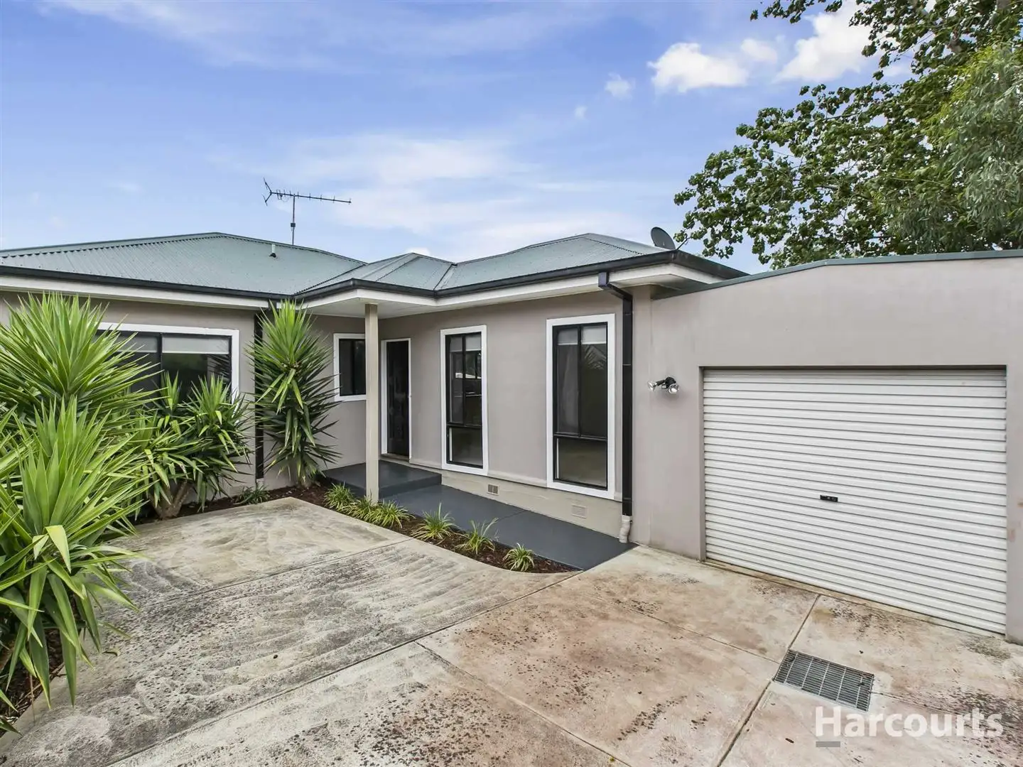 Main view of Homely unit listing, 2/25 Henshall Street, Warragul VIC 3820