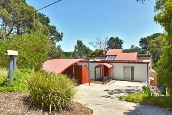 15 Heather Road