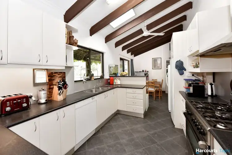 2 Shiraz Court, Aberfoyle Park SA 5159