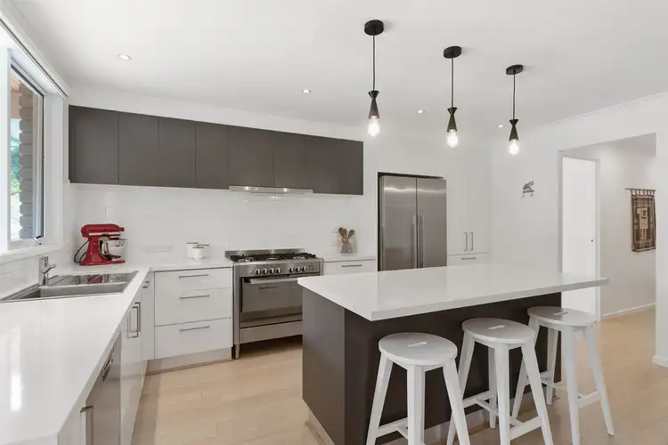 Second view of Homely house listing, 3 Eldorado Court, Frankston VIC 3199