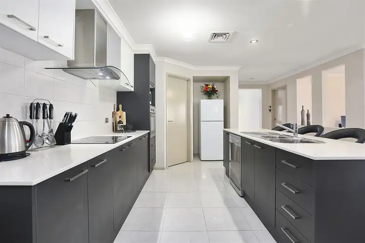 Second view of Homely house listing, 9 Wattleview Court, Alexandra VIC 3714