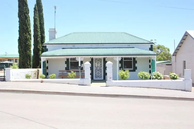11 First Street, Minlaton SA 5575