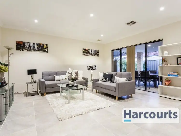Second view of Homely house listing, 10 Seville Way, Aubin Grove WA 6164
