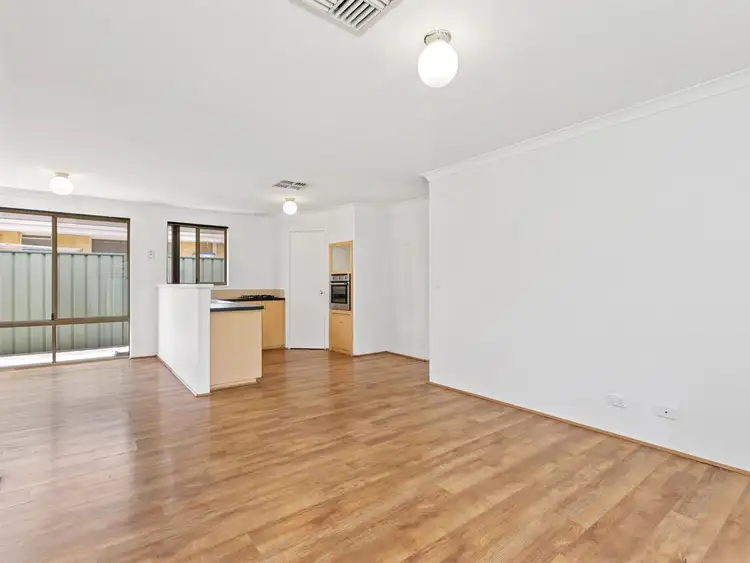 Sixth view of Homely house listing, 10 Barcroft Court, Atwell WA 6164