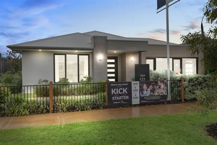 10 Wiltshire Blvd, Thornhill Park VIC 3335