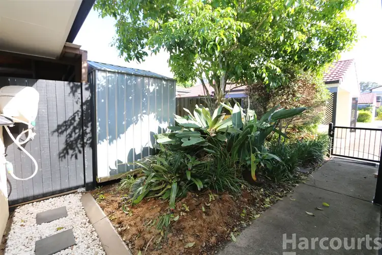 Sixth view of Homely unit listing, 5 Seabreeze Crt, Sandstone Point QLD 4511