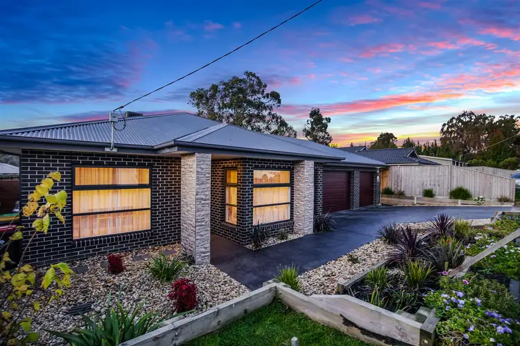 18 Queen Street, Loch VIC 3945