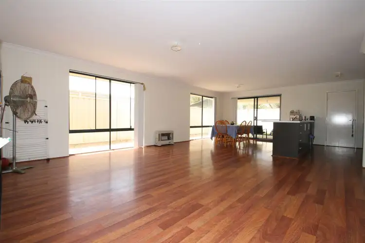 72 Highcliffe Circle, Lakelands WA 6180