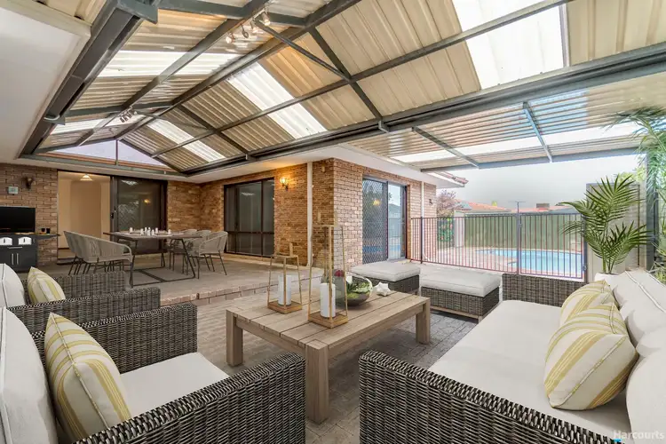15 Chessington Way, Kingsley WA 6026