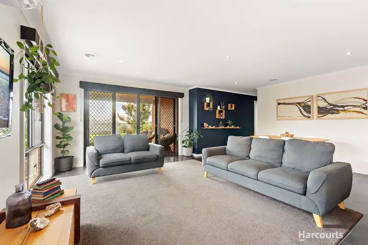 Fifth view of Homely house listing, 2 Huntingfield Court, Warragul VIC 3820