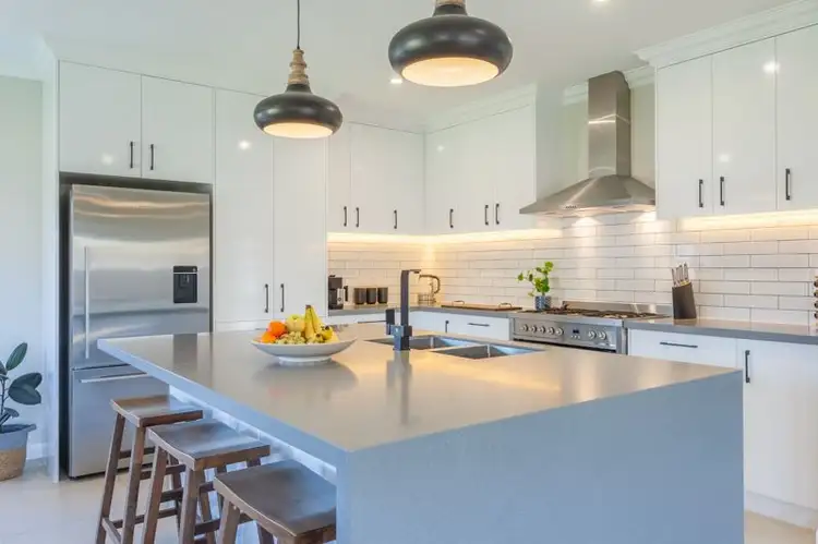 Second view of Homely house listing, 34 Currawong Drive, Wangaratta VIC 3677
