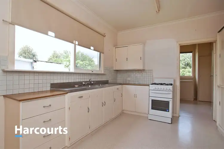Sixth view of Homely house listing, 10 Wykeham Court, Frankston VIC 3199