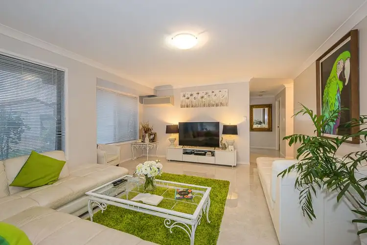 3 Seabreeze Court, Sandstone Point QLD 4511