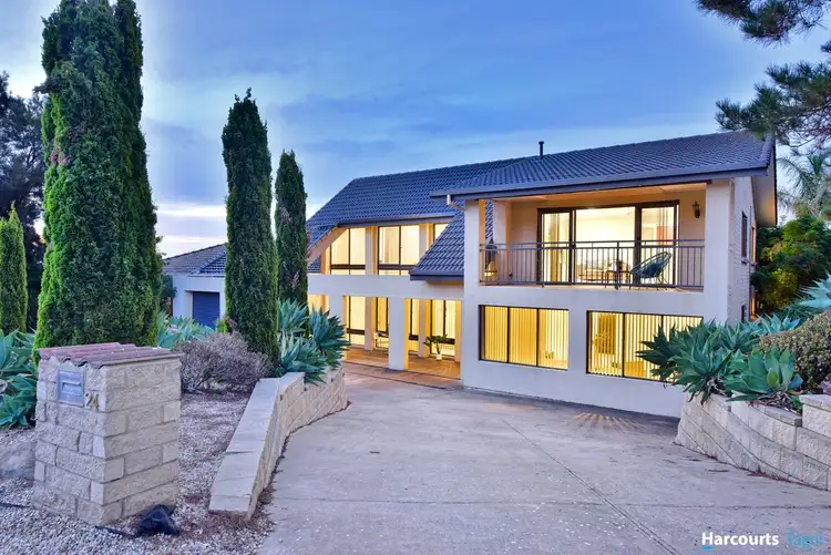 24 Minnipa Drive, Hallett Cove SA 5158