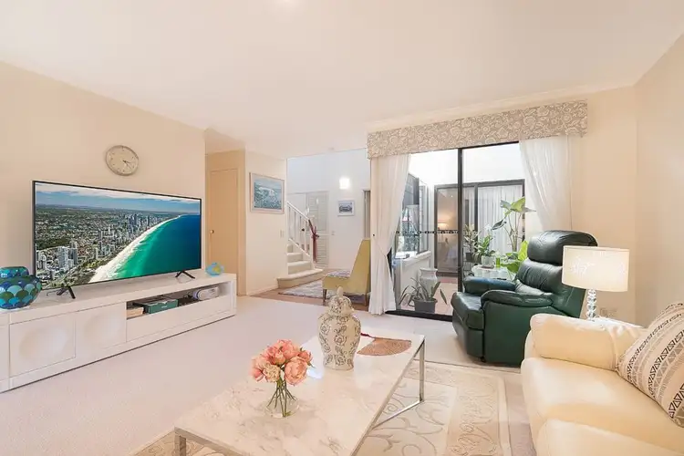 14/4 Bronberg Court, Southport QLD 4215