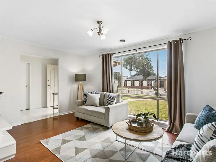 Second view of Homely house listing, 8 Michelle Drive, Hampton Park VIC 3976
