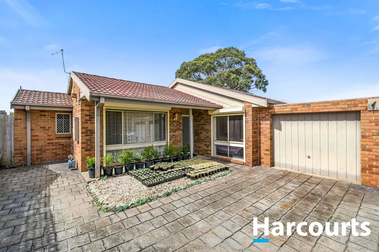 Main view of Homely unit listing, 2/21 Parkview Close, Dandenong VIC 3175