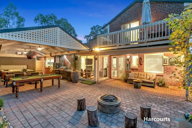 27 Crossdale Drive, Aberfoyle Park SA 5159