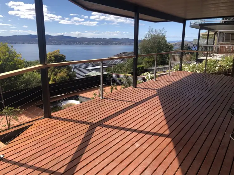 12 Nicholas Drive